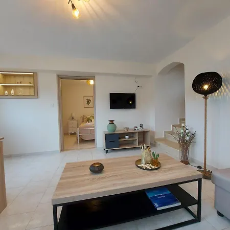 Holiday home Mandola *