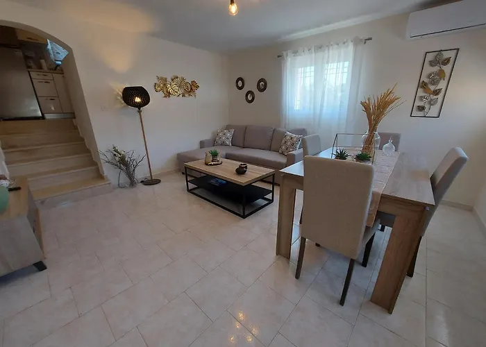 Mandola Holiday home *