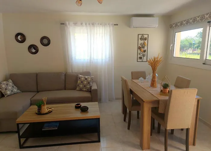 Mandola Semesterbostad *